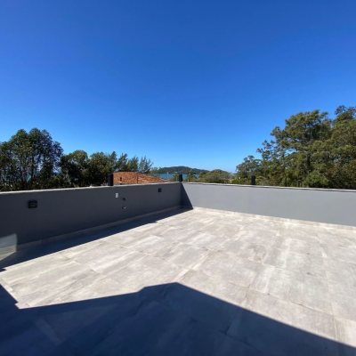 Casa Residencial com 300m², 4 quartos, 2 suítes, 2 garagens, no bairro Praia do Sonho (Ens Brito) em Palhoça