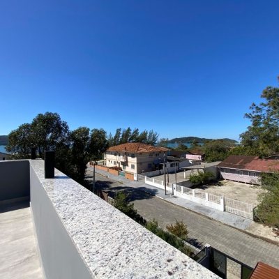 Casa Residencial com 300m², 4 quartos, 2 suítes, 2 garagens, no bairro Praia do Sonho (Ens Brito) em Palhoça