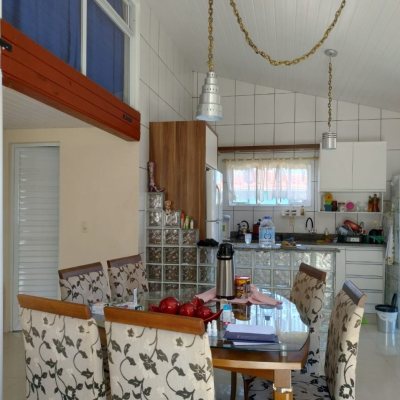 Pousada com 284m², 9 quartos, 1 suíte, 6 garagens, no bairro Canasvieiras em Florianópolis