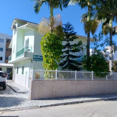 Pousada com 284m², 9 quartos, 1 suíte, 6 garagens, no bairro Canasvieiras em Florianópolis