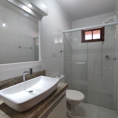 Casa Residencial com 279m², 7 quartos, 5 suítes, 4 garagens, no bairro Canasvieiras em Florianópolis