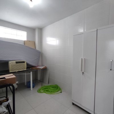 Casa Residencial com 279m², 7 quartos, 5 suítes, 4 garagens, no bairro Canasvieiras em Florianópolis