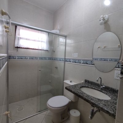 Casa Residencial com 279m², 7 quartos, 5 suítes, 4 garagens, no bairro Canasvieiras em Florianópolis