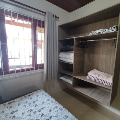 Casa Residencial com 279m², 7 quartos, 5 suítes, 4 garagens, no bairro Canasvieiras em Florianópolis