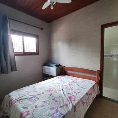 Casa Residencial com 279m², 7 quartos, 5 suítes, 4 garagens, no bairro Canasvieiras em Florianópolis