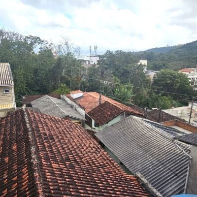 Casa Residencial com 113m², 4 quartos, 2 garagens, no bairro Pantanal em Florianópolis