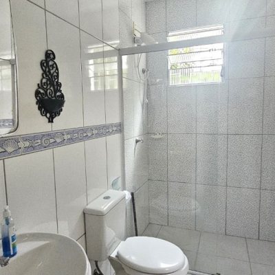 Casa Residencial com 113m², 4 quartos, 2 garagens, no bairro Pantanal em Florianópolis