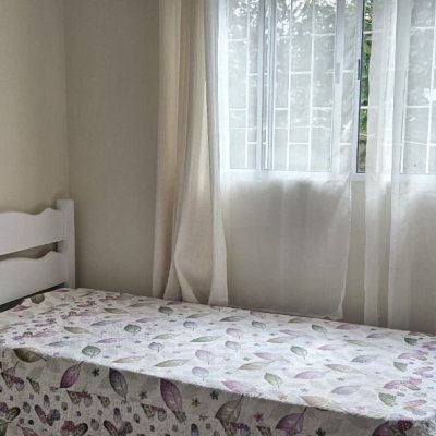 Casa Residencial com 113m², 4 quartos, 2 garagens, no bairro Pantanal em Florianópolis