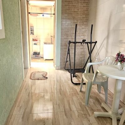 Casa Residencial com 113m², 4 quartos, 2 garagens, no bairro Pantanal em Florianópolis