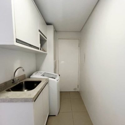 Apartamentos com 77m², 2 quartos, 1 suíte, 1 garagem, no bairro Centro em Florianópolis