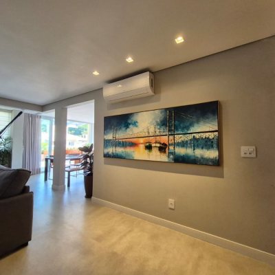 Cobertura com 148m², 3 quartos, 1 suíte, 2 garagens, no bairro Ingleses em Florianópolis