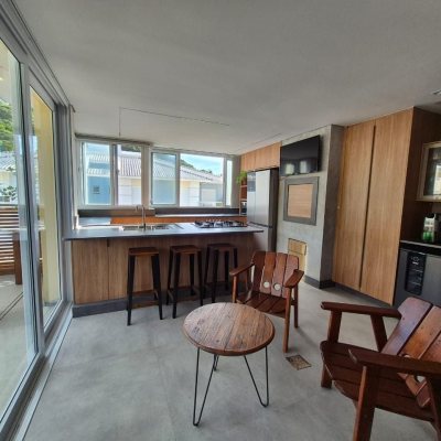 Cobertura com 148m², 3 quartos, 1 suíte, 2 garagens, no bairro Ingleses em Florianópolis