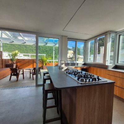 Cobertura com 148m², 3 quartos, 1 suíte, 2 garagens, no bairro Ingleses em Florianópolis