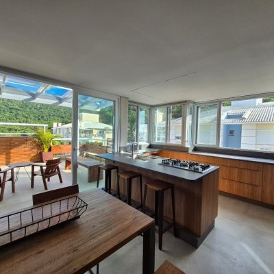 Cobertura com 148m², 3 quartos, 1 suíte, 2 garagens, no bairro Ingleses em Florianópolis