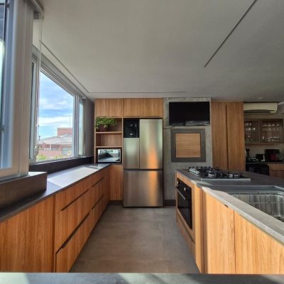 Cobertura com 148m², 3 quartos, 1 suíte, 2 garagens, no bairro Ingleses em Florianópolis