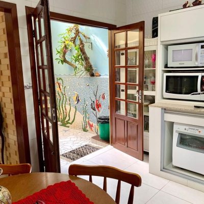 Casa Residencial com 157m², 4 quartos, 1 garagem, no bairro Armação Do Pântano Do Sul em Florianópolis