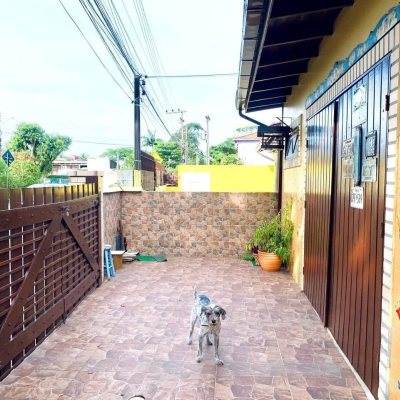 Casa Residencial com 157m², 4 quartos, 1 garagem, no bairro Armação Do Pântano Do Sul em Florianópolis