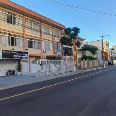 Apartamentos com 78m², 3 quartos, no bairro Canto em Florianópolis