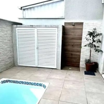 Casa Residencial com 141m², 3 quartos, 3 suítes, 2 garagens, no bairro Ingleses do Rio Vermelho em Florianópolis