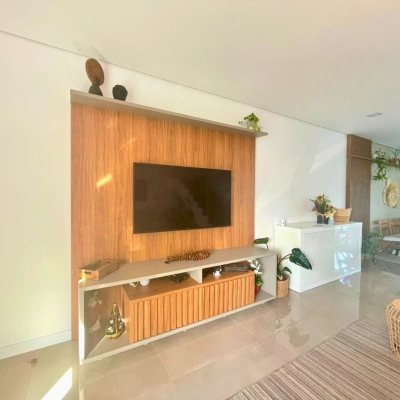 Casa Residencial com 141m², 3 quartos, 3 suítes, 2 garagens, no bairro Ingleses do Rio Vermelho em Florianópolis