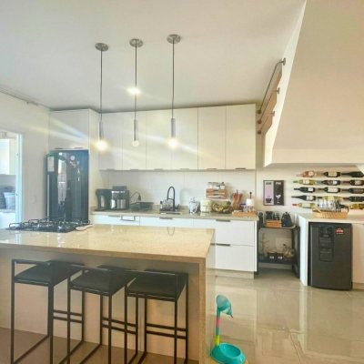 Casa Residencial com 141m², 3 quartos, 3 suítes, 2 garagens, no bairro Ingleses do Rio Vermelho em Florianópolis