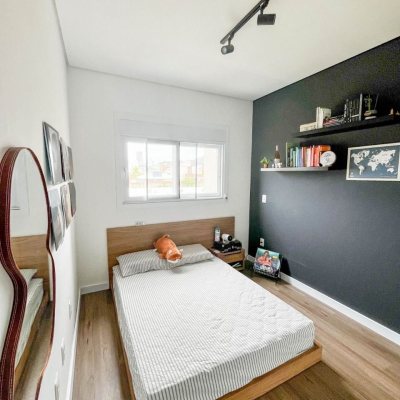 Casa Residencial com 141m², 3 quartos, 3 suítes, 2 garagens, no bairro Ingleses do Rio Vermelho em Florianópolis