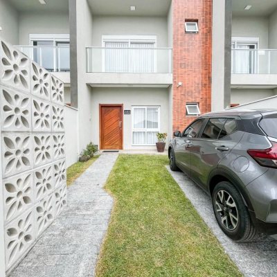 Casa Residencial com 141m², 3 quartos, 3 suítes, 2 garagens, no bairro Ingleses do Rio Vermelho em Florianópolis