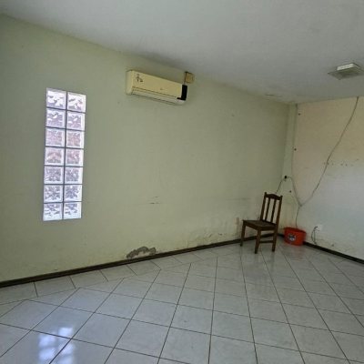 Casa Residencial com 141m², 3 quartos, 2 garagens, no bairro Campeche em Florianópolis