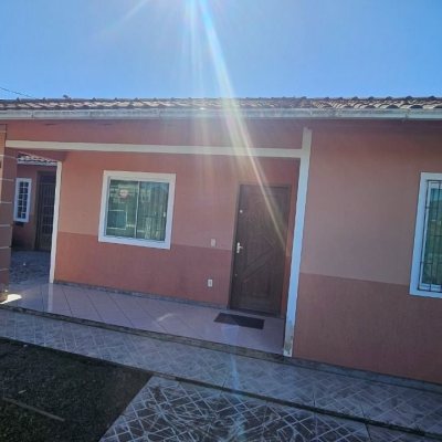 Casa Residencial com 141m², 3 quartos, 2 garagens, no bairro Campeche em Florianópolis