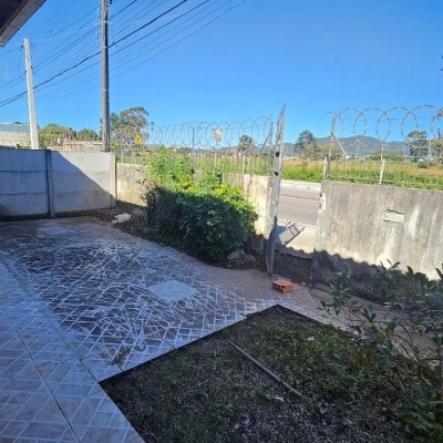 Casa Residencial com 141m², 3 quartos, 2 garagens, no bairro Campeche em Florianópolis