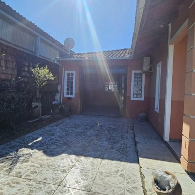 Casa Residencial com 141m², 3 quartos, 2 garagens, no bairro Campeche em Florianópolis