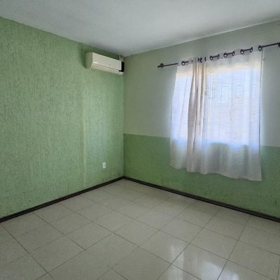 Casa Residencial com 141m², 3 quartos, 2 garagens, no bairro Campeche em Florianópolis