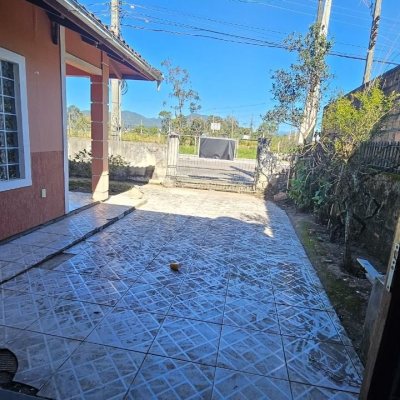 Casa Residencial com 141m², 3 quartos, 2 garagens, no bairro Campeche em Florianópolis