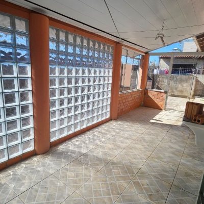 Casa Residencial com 141m², 3 quartos, 2 garagens, no bairro Campeche em Florianópolis