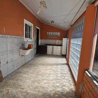 Casa Residencial com 141m², 3 quartos, 2 garagens, no bairro Campeche em Florianópolis