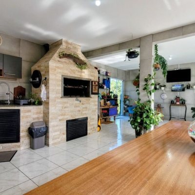 Casa Residencial com 177m², 3 quartos, 3 garagens, no bairro Bom Viver em Biguaçu