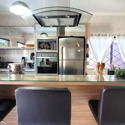 Casa Residencial com 177m², 3 quartos, 3 garagens, no bairro Bom Viver em Biguaçu