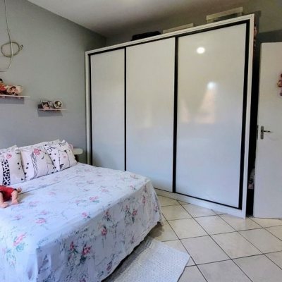 Casa Residencial com 177m², 3 quartos, 3 garagens, no bairro Bom Viver em Biguaçu
