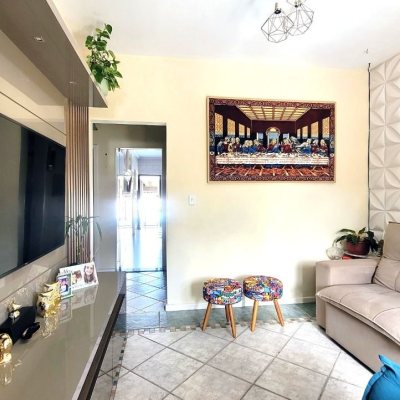 Casa Residencial com 177m², 3 quartos, 3 garagens, no bairro Bom Viver em Biguaçu