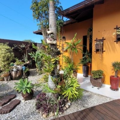 Casa Residencial com 177m², 3 quartos, 3 garagens, no bairro Bom Viver em Biguaçu