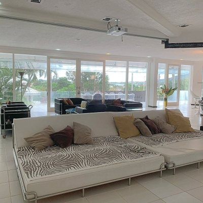 Casa Residencial com 870m², 8 quartos, 8 suítes, 4 garagens, no bairro Lagoa da Conceição em Florianópolis