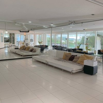 Casa Residencial com 870m², 8 quartos, 8 suítes, 4 garagens, no bairro Lagoa da Conceição em Florianópolis