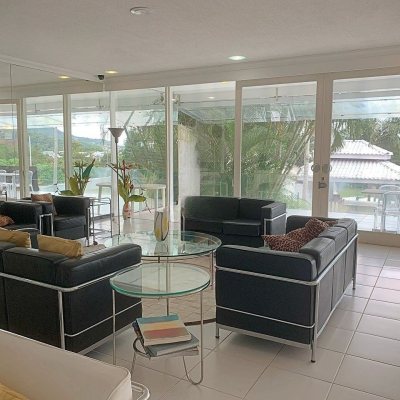 Casa Residencial com 870m², 8 quartos, 8 suítes, 4 garagens, no bairro Lagoa da Conceição em Florianópolis