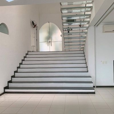 Casa Residencial com 870m², 8 quartos, 8 suítes, 4 garagens, no bairro Lagoa da Conceição em Florianópolis