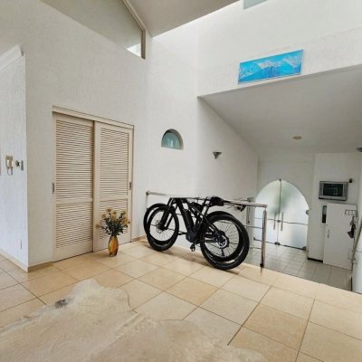 Casa Residencial com 870m², 8 quartos, 8 suítes, 4 garagens, no bairro Lagoa da Conceição em Florianópolis