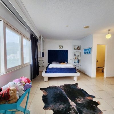 Casa Residencial com 870m², 8 quartos, 8 suítes, 4 garagens, no bairro Lagoa da Conceição em Florianópolis