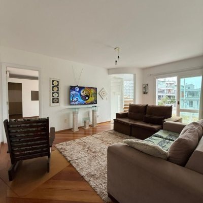 Casa Residencial com 502m², 6 quartos, 3 suítes, 4 garagens, no bairro Ingleses em Florianópolis