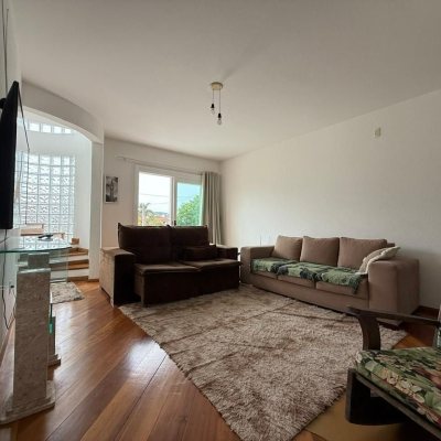 Casa Residencial com 502m², 6 quartos, 3 suítes, 4 garagens, no bairro Ingleses em Florianópolis