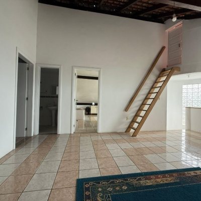 Casa Residencial com 502m², 6 quartos, 3 suítes, 4 garagens, no bairro Ingleses em Florianópolis