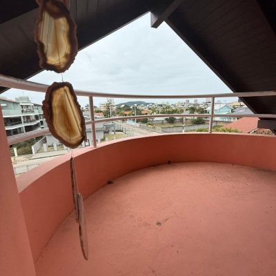 Casa Residencial com 502m², 6 quartos, 3 suítes, 4 garagens, no bairro Ingleses em Florianópolis